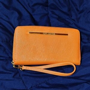Steve Madden Orange Zippered Wallet Like New